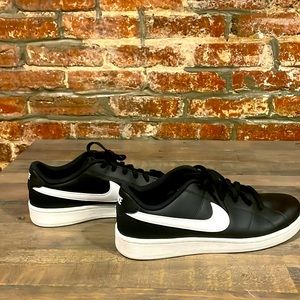 Men’s Nike Shoes Size 11